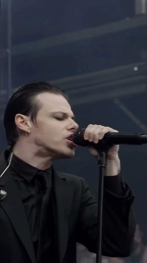 YUNGBLUD Singing Black Sabbath - Changes | Live Performance | RIP Ozzy