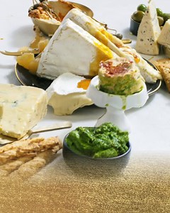 🎉 Planning a picnic, pre- or post-braai snacks, sundowners and finger platters? Turn any gathering into a party with a selection of award-winning cheeses. 🧀 | WOOLWORTHS