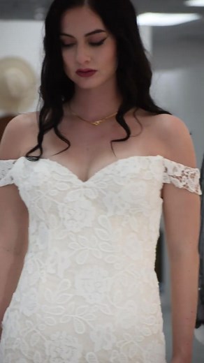 4 comments | Fitted, sexy, and romantic! Made for a beautiful chic...