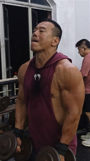 #BICEPS #WORKOUT CODE1) Barbell Curl 4 Sets × 12 Reps2) Dumbbell Curl #gymworkout#bicepsworkout