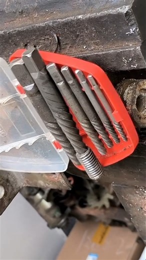 Drill Hog Spiral Easy Out set screw bolt extractor set removing broken or stripped fasteners #shorts