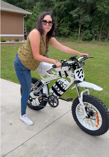 Powerful High-Key Panda E-Bike for Tall Riders — 36