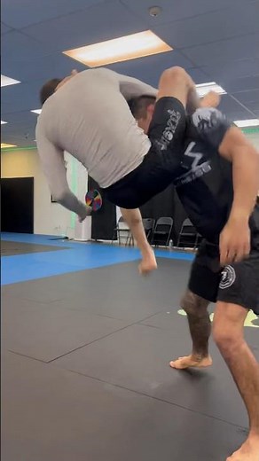 How To Do A Flying Triangle #martialarts #jiujitsu