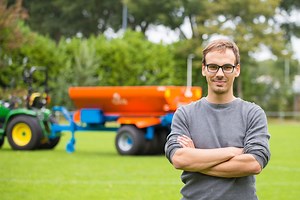 Sandspreader - Die ideale Besandungsmaschine | GKB Machines