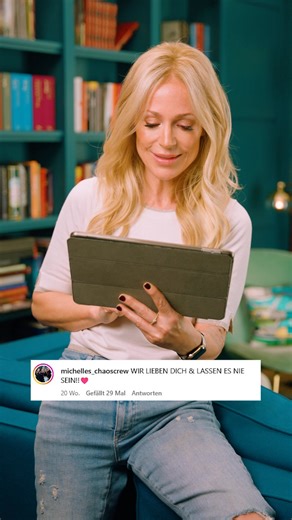 62K views · 970 reactions | Eure Stimmen, eure Liebe, eure Geschichten.  Michelle liest die Kommentare ihrer Fans – und zeigt, wie sehr sie diese Worte berühren. ❤️ Gemeinsam geht es nun in das große Finale: die Abschiedstournee 2026. ✨ ️ Sichert euch jetzt eure Tickets und seid Teil dieses besonderen Kapitels: https://bit.ly/MICHELLE-2026 | Semmel-Concerts | Facebook