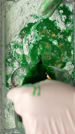 Creating Deep Emerald Green Color with Food Coloring