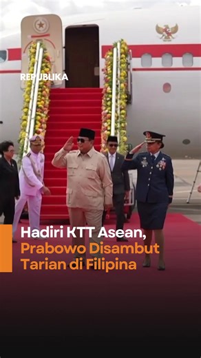 Presiden RI Prabowo Subianto mendarat di Bandara Benito Ebuen Airbase, Cebu, Filipina, Kamis 7 Mei 2026 siang pukul 14.30 waktu setempat atau 13.30 WIB. Prabowo tiba di Cebu, Filipina, untuk menghadiri Konferensi Tingkat Tinggi (KTT) ASEAN ke-48. Saat mendarat, Prabowo disambut tarian khas Filipina yang diiringi marching band serta Pasukan Jajar Kehormatan yang berbaris rapi lengkap dengan seragam dan atribut resmi. Prabowo yang mengenakan seragam safari cokelat dan peci hitam, sesaat setelah tu