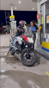 Encher o tanque da BMW #shots #yutubeshorts