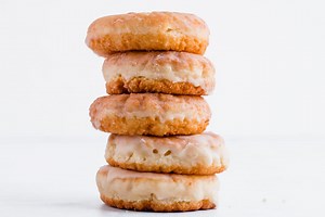 47K views · 165 reactions | These keto glazed donuts are fried first and coated with a sugar-free vanilla glaze! RECIPE: https://www.ketofocus.com/recipes/glazed-keto-donuts/ | KetoFocus | Facebook