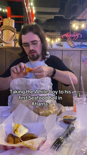 Experience a Seafood Boil in Atlanta