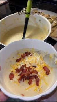 This loaded potato soup recipe is probably my favorite soup of all time 😋🤩