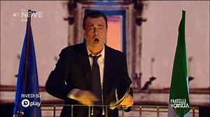 Crozza-Di Maio: "Europa chiederà indietro i soldi agli italiani? E noi aboliremo anche il popolo"