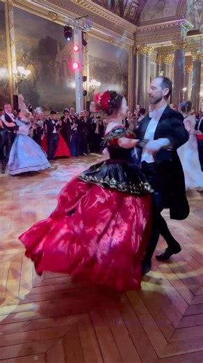 Nathan BAUDY FLOC’H on Instagram: "Dive into the magic of a Grand Ball at Versailles ✨ When the waltz lights up the dance floor of the Galerie des Batailles ✨💃🏻✨ Where elegance, history, and celebration meet, enchantment takes over… 💫 —— Plonger au cœur de la magie d’un Grand Bal à Versailles ✨ Quand la valse embrase la piste de la Galerie des Batailles ✨💃🏻✨ Entre élégance, histoire et fête , l’enchantement opère… 💫 Images capturées lors d’une démonstration de danse Second Empire de @carne