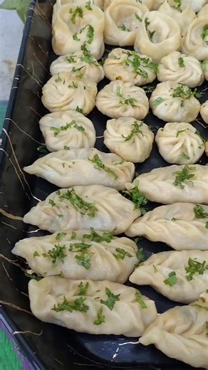 @Flavourful Fusions-e6u on Instagram: "Viral*Veg MOMOS*Recipe 😍......... #29000followers #viralrecipe #trendingvideo #foodinstgram #foodblogger"