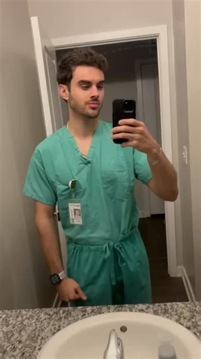 Here's a day in the life of a senior USC SRNA! Today we had a joint simulation lab in columbia where both the greenville and the columbia cohorts met up to review brachial plexus nerve blocks and ESP blocks. It's always a good time when everyone gets to be together 💉🩺 | USC School of Medicine Nurse Anesthesia Program