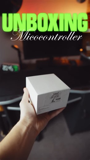 InSightED on Instagram: "Unboxing la creierul brățării noastre inteligente 👀 #SFTRomania2025 #SFTRO25 #SFT_ROMANIA_2025 #contentcreator #unboxing"