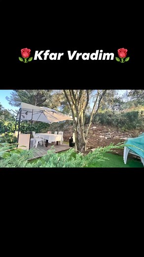 Private house for sale in Kfar Vradim 🌹 This large property is divided into 2 separate living quarters. Both are currently rented out. If you are looking for an investment or looking to rent out your future home until you make aliyah this is for you! Plot 664 meter Buit 256 meters Upper level 4 large rooms Large garden Rented at 5,000 nis per month Lower level 90 meter apartment 3 rooms Mamad Rented at 2,800 nis per month 2 parking spots Walking distance to shul Growing Anglo community If you a