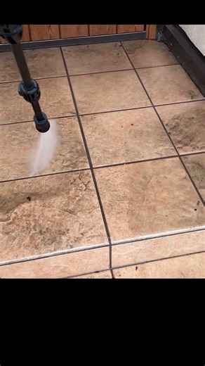 Cleaning the entryway with a super cheap tank-style pressure washer!! #PressureWasher #HG-EHPW221