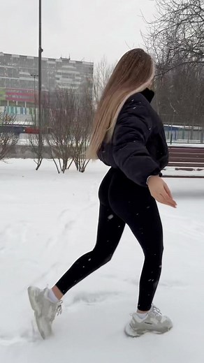 Winter Outdoor Leg Workouts Using a Ski Machine