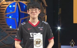 “别叫我世一中吧，我觉得拿了世界冠军才能被这么叫”。S11总决赛冠军、FMVPScout最新操作选集