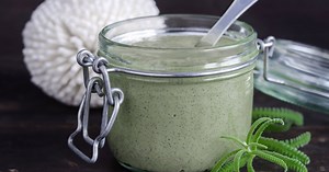 DIY : recette masque cheveux purifiant à l'argile verte