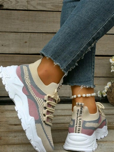 Scarpe sportive leggere, comode e super alla moda! Perfette per le passeggiate quotidiane, il lavoro o il tempo libero 💕 Design moderno, materiale traspirante e suola morbida per il massimo comfort طوال اليوم. Disponibili ora su TikTok Shop — non perdere l’occasione! 🔥🛒 #TikTokShop #ScarpeDonna #SneakersDonna #modadonna #AIGC