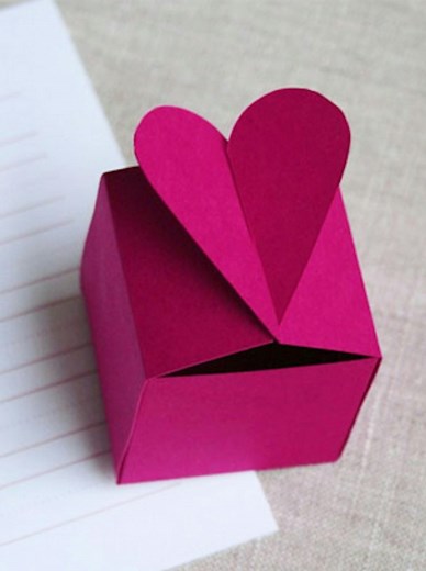 Fabriquer un boîte cadeau en forme de coeur