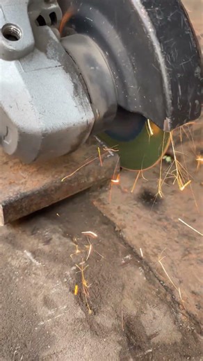 Leaf Spring Cutting Process || Hammer Spark #blacksmith