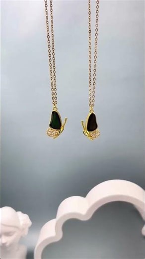 Lockets with popular designs of best quality