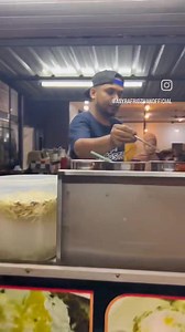 Semenjak dah berbulan-bulan tak ceramah ni. Terpaksa buat partime job. Cari rezeki tampung belanja nak sambung mengaji. 😭 Lokasi : Shukri Char Koey Teow, Simpang Traffic Light Taman Nuri, Datuk Kumbar, Alor Star Kedah | IMAM MUDA Asyraf