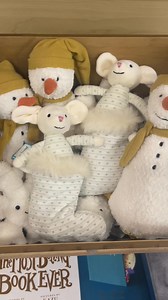 1.2K views · 32 reactions | Strand Bookstore the minute it hits 12:00am on November first☃️❄️泥 | Strand Book Store | Facebook