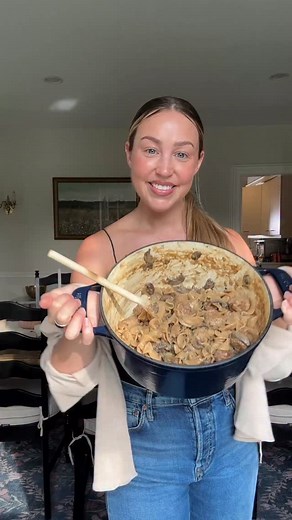 One Pot Turkey Meatball Stroganoff !!! Super easy and delicious family dinner 🤎Quick enough for a weeknight, great for meal prep (keeps in the fridge or freezer!), and it’s the kind of fall comfort food everyone actually looks forward to. Full recipe is on my blog diningwithskyler.com ✨ Ingredients: • 1 lb ground turkey • 1/3 cup breadcrumbs • 1 egg • Garlic, onion, mushrooms • Dijon mustard • Beef broth • Egg noodles • Sour cream • Fresh parsley #onepotmeal #dinnerinspo #strogonoff #comfortfoo