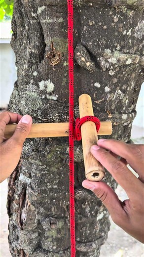 This square lashing technique divides the weight evenly throughout the rope winding.