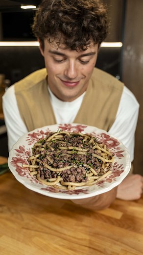 Pici con Ragù di Salsiccia Ubricaco e Cavolo Nero