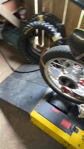 JMPpreparações on Instagram: "Crf 250f feito pra 305cc motor girando 12.000 rmp potência 51.6cv tork 4.20 com 36% de 🔥🔥🔥 @jmp.preparacoes"