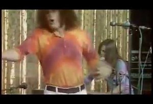 2.6K views · 23 reactions | " Feelin 'Alright? ", También conocido como " Feeling Alright ", es una canción escrita por Dave Mason de la banda de rock inglesa Traffic de su álbum homónimo, 1968, Traffic . Joe Cocker realizó otra versión muy famosa de la canción, chequenla banda Rocker !! | Whole Lotta Rock | Facebook