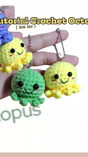 Crochet Octopus 🐙 full tutotial di You tube ( link bio ) #crochet #crochettutorial #octopus #crochetpattern #crochetideas #crochetoctopus #amigurumioctopus #crochetkeychain #crochetersoftiktok #crochettiktok #fyp