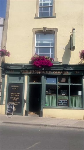 The Dark Legend of The Highbury Vaults Pub May Not Be True… The Real Story Is Even Darker. The dark tale of Bristol’s Highbury Vaults isn’t quite the way the legend tells it… but it’s still a cracking story! On a rainy day I popped in for a tiny beer and it was properly cosy and full of atmosphere. I’ve always loved the story that condemned prisoners were held in the cellars, given their final meal, then marched up St Michael’s Hill to the gallows. I have to admit, I’m a bit gutted it almost cer
