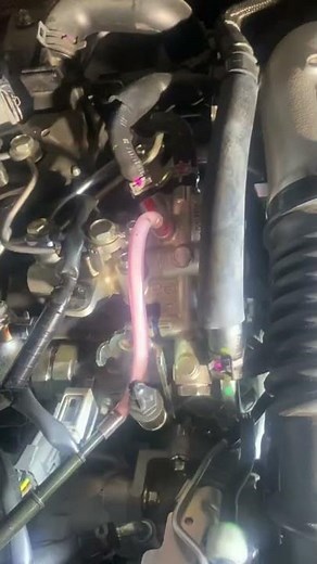 マツダ cx8 燃料フィルター交換 エアー抜きは メクラキャップ外してバキュームでチューチュー吸うだけ