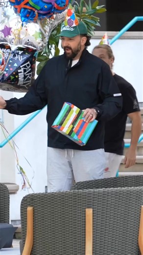 79K views · 1.4K reactions | Giving A Stranger A Free Nintendo Switch.. | BigDawsTv | Facebook