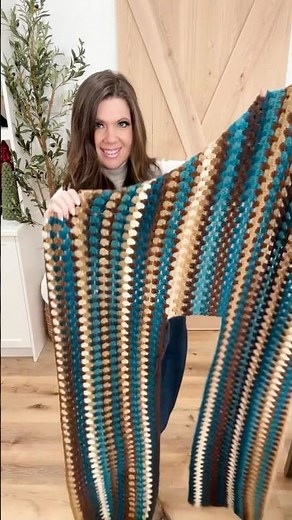 Easy and Cozy Crochet Garment - One Piece Construction #crochetwear #crochetpattern #crochetaddict