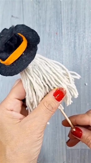 8.8K views · 68 reactions | Spooky Yarn Ghost 臨 – Cute and Creepy Halloween Craft! Part 3 #viral #video #reels #fblifestyle | Yeliz Craft & Creative Ideas | Facebook