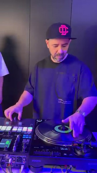 190K views · 4.3K reactions | DJ Michelle x DJ Shock x DJ Worm ️ | Beatsource | Facebook