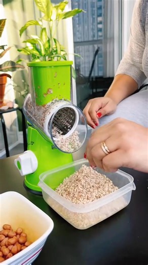 360° Rotating Vegetable Cutter – কাটিং হোক একদম স্মার্ট স্টাইলে! 🔄 রোটেটিং বাটি – কাটিং এর সময় সবজি নিজে থেকেই ঘুরে যাবে 🧅 ঝামেলা ছাড়াই কাটুন পেঁয়াজ, গাজর, শসা সহ আরও অনেক কিছু 🔪 শার্প ব্লেডস – দ্রুত আর নিখুঁত কাটিং 🧼 ইজি টু ওয়াশ, হাইজেনিক আর ইউজার-ফ্রেন্ডলি | Shoppers