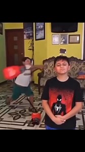 DAMN 😭 sorry kid 😂 🎥: @vi_trainer | AKON