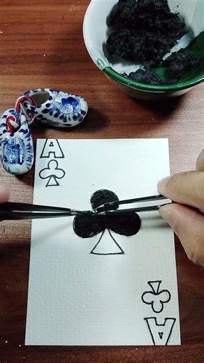 Thr sleek Ace of Clubs #diy #wallcrafts