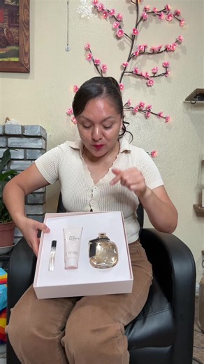 Discover the Coach New York Gift Set for Women