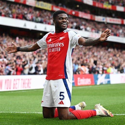 9.3M views · 310K reactions | From goalkeeper to goal scored in 10 seconds ⏱️ | Arsenal | Facebook