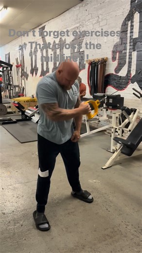If you’re looking for safe shoulders and a massive back - make sure you have this exercise in your arsenal!!!! #WENNING #lats #rows | Matt Wenning