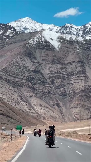 LADAKH on SOCIAL MEDIA vs REALITY #travel #vitalshorts